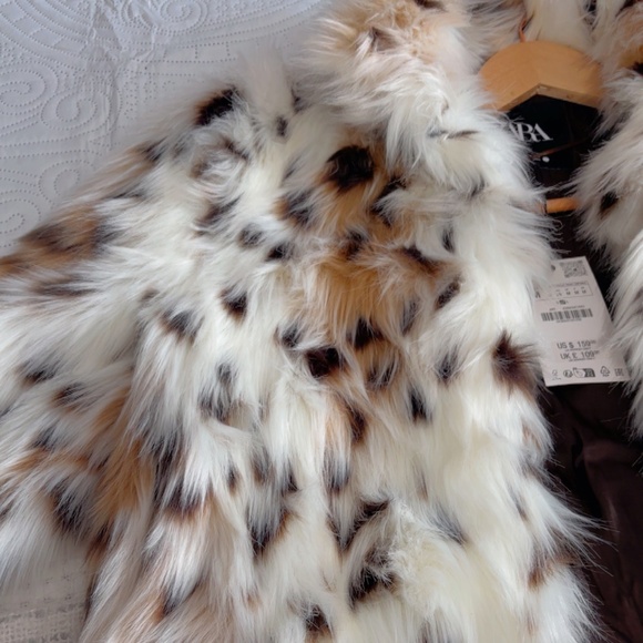 Zara Faux Fur leopard print jacket - Picture 2 of 9